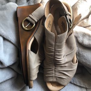 Earth “New Bonsai” Leather Sandal